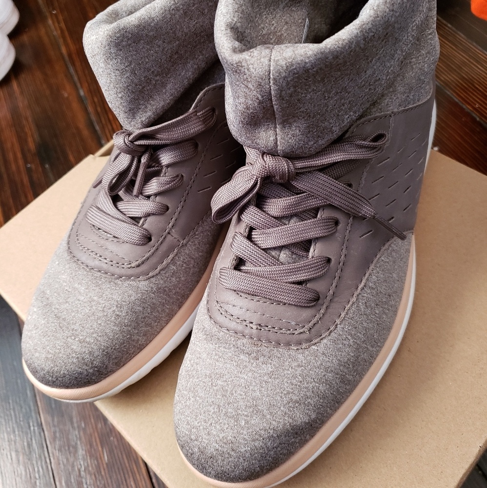 UGGS sneakers